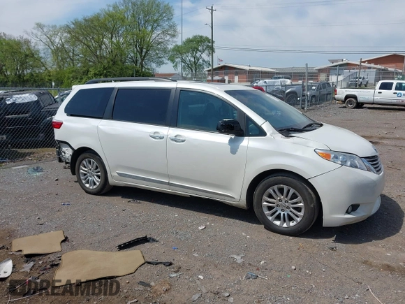 2015 Toyota Sienna XLE with VIN 5TDYK3DC8FS654902, listed as a IAAI auction lot 41953705 with 169,036 mi miles. Bid and sale history available at carsss.com. Image 13.