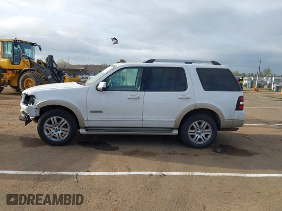 2007 Ford Explorer Eddie Bauer z VIN 1FMEU64E77UB17558, wystawiony jako IAAI lot #41915748 z przebiegiem Nie podano mil oraz . Historia ofert i sprzedaży dostępna na DreamBid. Obrazek 14.