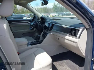2023 Volkswagen Atlas SE with VIN 1V2HR2CA2PC505456, listed as a IAAI auction lot 42032269 with 7,918 mi miles and . Bid and sale history available at DreamBid. Image 5.