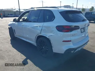 2024 BMW X5 xDrive40i z VIN 5UX23EU02R9T61437, wystawiony jako IAAI lot #41921905 z przebiegiem 19 178 mil mil oraz . Historia ofert i sprzedaży dostępna na DreamBid. Obrazek 3.