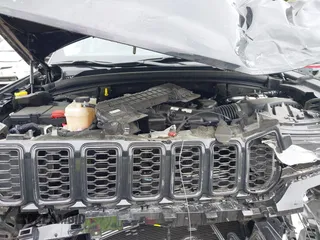 2022 Jeep Grand Cherokee Limited z VIN 1C4RJKBG1N8562136, wystawiony jako IAAI lot #42368262 z przebiegiem 28 136 mil mil oraz . Historia ofert i sprzedaży dostępna na DreamBid. Obrazek 10.