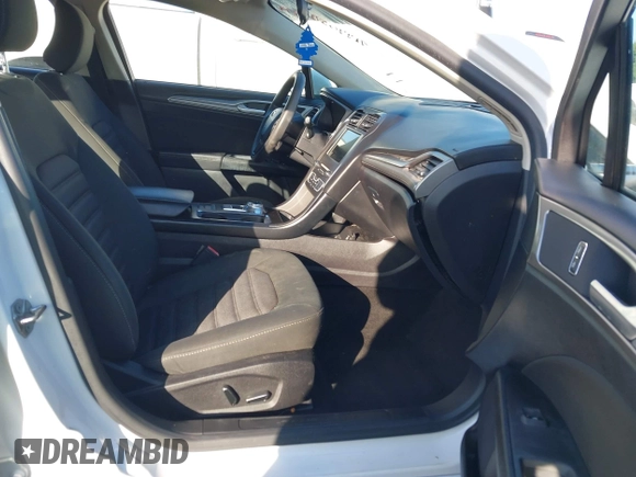 2018 Ford Fusion SE with VIN 3FA6P0H70JR250014, listed as a IAAI auction lot 41990580 with 121,628 mi miles. Bid and sale history available at carsss.com. Image 5.