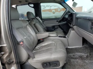 2001 Chevrolet Suburban LS with VIN 1GNFK16T21J103970, listed as a Copart auction lot 89355085 with 247,993 mi miles and Salvage Title. Bid and sale history available at carsss.com. Image 7.