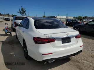 2022 Mercedes-Benz E-Class E 350 with VIN W1KZF8DB8NB083632, listed as a Copart auction lot 64756132 with 2,704 mi miles. Bid and sale history available at carsss.com. Image 3.