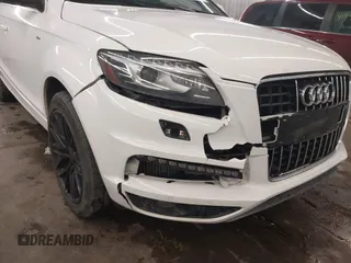 2011 Audi Q7 3.0L TDI Prestige with VIN WA1WMAFE1BD002840, listed as a IAAI auction lot 41537638 with 196,088 mi miles. Bid and sale history available at carsss.com. Image 6.