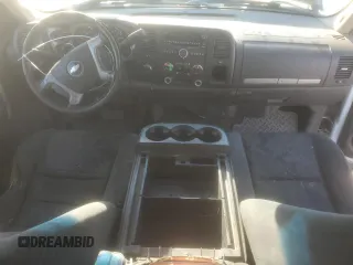 2009 Chevrolet Silverado 3500HD DRW LT with VIN 1GCJK836X9F126549, listed as a Copart auction lot 88457445 with 330,249 mi miles and Salvage Title. Bid and sale history available at carsss.com. Image 8.