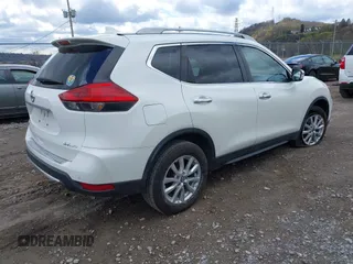 2019 Nissan Rogue SL with VIN 5N1AT2MV1KC809839, listed as a IAAI auction lot 42048435 with 96,300 mi miles and . Bid and sale history available at carsss.com. Image 4.