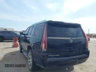 2015 Cadillac Escalade Luxury z VIN 1GYS4BKJ2FR260848, wystawiony jako IAAI lot #41895938 z przebiegiem 157 531 mil mil oraz . Historia ofert i sprzedaży dostępna na DreamBid. Obrazek 3.