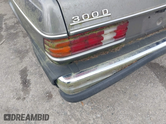 1985 Mercedes-Benz 300 with VIN WDBAB33C5FA233413, listed as a IAAI auction lot 41933343 with 110,651 mi miles and . Bid and sale history available at DreamBid. Image 6.