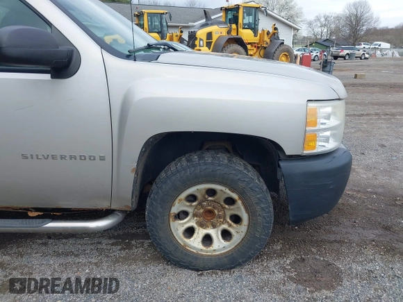 2009 Chevrolet Silverado 1500 LT w/1LT with VIN 1GCEC14009Z188511, listed as a IAAI auction lot 41949101 with 489,749 mi miles. Bid and sale history available at carsss.com. Image 14.