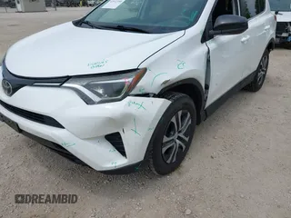 2017 Toyota RAV4 LE с VIN 2T3BFREVXHW647593, выставлен на аукционе IAAI как лот 42512350 с пробегом 120 448 миль миль и . История ставок и продаж доступна на DreamBid. Изображение 19.
