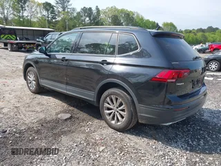 2020 Volkswagen Tiguan S z VIN 3VV1B7AX7LM058984, wystawiony jako IAAI lot #42045211 z przebiegiem 77 293 mil mil oraz . Historia ofert i sprzedaży dostępna na DreamBid. Obrazek 3.