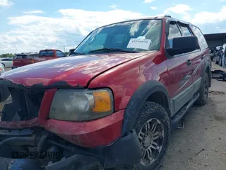 2004 Ford Expedition XLS z VIN 1FMRU13W64LA49642, wystawiony jako IAAI lot #42236070 z przebiegiem Nie podano mil oraz . Historia ofert i sprzedaży dostępna na DreamBid. Obrazek 2.