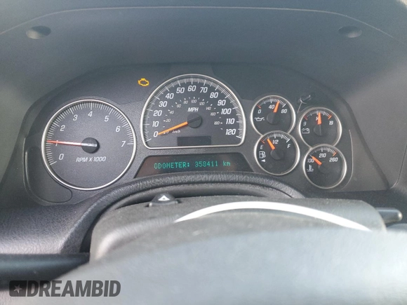 2005 GMC Envoy SLE with VIN 1GKDT13S452285975, listed as a Copart auction lot 46371785 with 358,411 mi miles and Salvage Title. Bid and sale history available at carsss.com. Image 9.