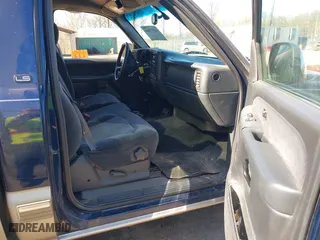 2001 Chevrolet Silverado 1500 with VIN 1GCEK14T31E300100, listed as a IAAI auction lot 41977664 with 193,742 mi miles. Bid and sale history available at carsss.com. Image 5.