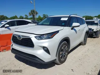 2020 Toyota Highlander XLE with VIN 5TDGZRAH7LS029834, listed as a IAAI auction lot 41833583 with 36,666 mi miles. Bid and sale history available at carsss.com. Image 17.