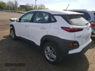 2021 Hyundai Kona SE z VIN KM8K1CAAXMU746447, wystawiony jako Copart lot #55303085 z przebiegiem 26 726 mil mil oraz Szkody całkowita. Historia ofert i sprzedaży dostępna na DreamBid. Obrazek 2.