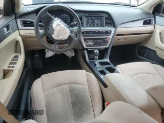 2017 Hyundai Sonata SE z VIN 5NPE24AF5HH483106, wystawiony jako Copart lot #59513995 z przebiegiem 101 774 mil mil oraz Szkoda całkowita • Salvage title. Historia ofert i sprzedaży dostępna na DreamBid. Obrazek 8.