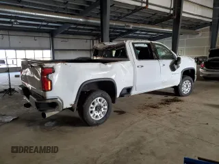 2024 Chevrolet Silverado 3500HD LTZ with VIN 2GC4YUEY9R1207326, listed as a Copart auction lot 76326084 with 5,200 mi miles and Salvage Title. Bid and sale history available at carsss.com. Image 3.