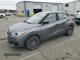 2020 Nissan Kicks S z VIN 3N1CP5BV4LL523594, wystawiony jako Copart lot #54453555 z przebiegiem 67 361 mil mil oraz Szkody całkowita. Historia ofert i sprzedaży dostępna na DreamBid. Obrazek 1.