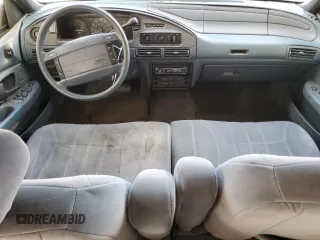 1992 Ford Taurus GL z VIN 1FALP52U5NA280821, wystawiony jako Copart lot #77457304 z przebiegiem 33 484 mil mil oraz Szkoda całkowita • Salvage title. Historia ofert i sprzedaży dostępna na DreamBid. Obrazek 8.