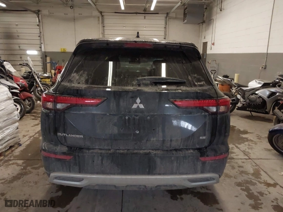2024 Mitsubishi Outlander SE with VIN JA4J4VA81RZ058518, listed as a IAAI auction lot 41281836 with 1,859 mi miles. Bid and sale history available at carsss.com. Image 17.