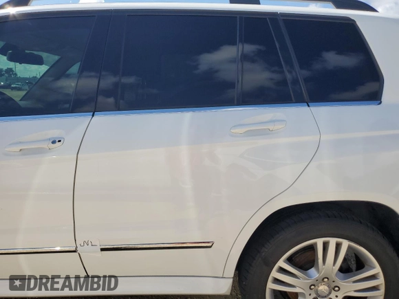 2014 Mercedes-Benz GLK 350 with VIN WDCGG5HB3EG239824, listed as a Copart auction lot 74069524 with 60,217 mi miles and Salvage Title. Bid and sale history available at DreamBid. Image 12.