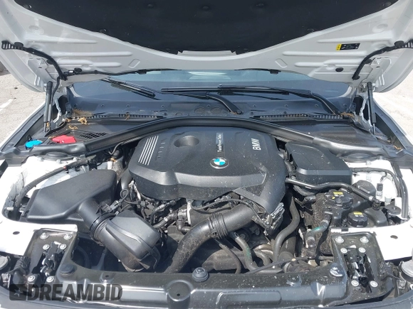 2019 BMW 4 Series 430i xDrive z VIN WBA4J3C55KBL08387, wystawiony jako IAAI lot #42248405 z przebiegiem 115 017 mil mil oraz . Historia ofert i sprzedaży dostępna na DreamBid. Obrazek 10.