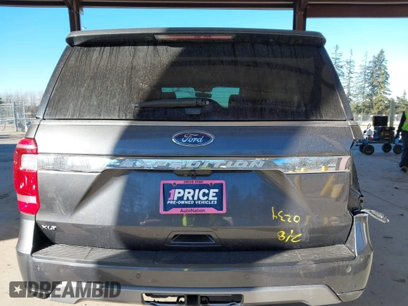 2020 Ford Expedition Max XLT z VIN 1FMJK1JT9LEA15645, wystawiony jako IAAI lot #41563359 z przebiegiem 40 387 mil mil oraz . Historia ofert i sprzedaży dostępna na DreamBid. Obrazek 17.