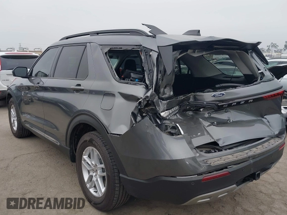 2025 Ford Explorer Active z VIN 1FMUK7DH0SGA27600, wystawiony jako IAAI lot #42139730 z przebiegiem 2 962 mil mil oraz . Historia ofert i sprzedaży dostępna na DreamBid. Obrazek 3.