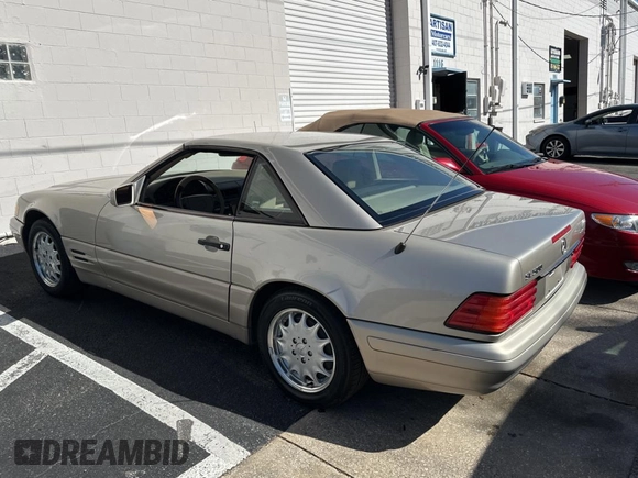 1998 Mercedes-Benz SL-Class with VIN WDBFA67F4WF157541, listed as a Copart auction lot 82624554 with 102,469 mi miles and Clean Title. Bid and sale history available at carsss.com. Image 3.