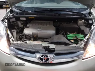 2010 Toyota Sienna XLE z VIN 5TDDK4CC6AS032622, wystawiony jako IAAI lot #42271332 z przebiegiem 139 650 mil mil oraz . Historia ofert i sprzedaży dostępna na DreamBid. Obrazek 10.