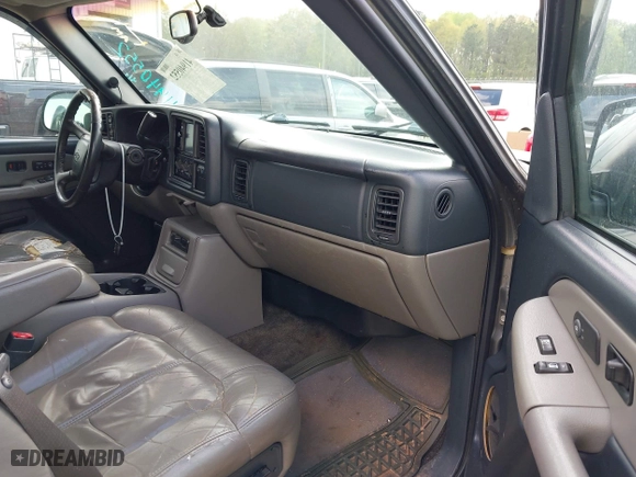2002 Chevrolet Tahoe LT with VIN 1GNEK13Z42J203185, listed as a IAAI auction lot 41940552 with 325,618 mi miles. Bid and sale history available at carsss.com. Image 5.