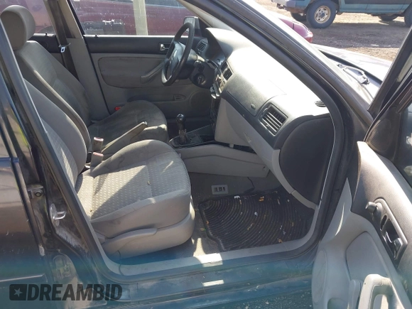 2001 Volkswagen Jetta with VIN 3VWRB69M71M139791, listed as a IAAI auction lot 42581677 with 222,139 mi miles and . Bid and sale history available at DreamBid. Image 5.