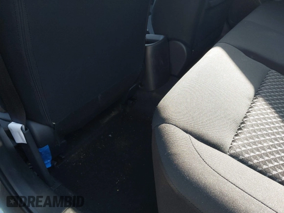 2024 Nissan Versa S z VIN 3N1CN8DV2RL910111, wystawiony jako IAAI lot #42028037 z przebiegiem 12 848 mil mil oraz . Historia ofert i sprzedaży dostępna na DreamBid. Obrazek 6.