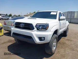 2014 Toyota Tacoma PreRunner z VIN 3TMJU4GN1EM159700, wystawiony jako IAAI lot #42460264 z przebiegiem 93 891 mil mil oraz . Historia ofert i sprzedaży dostępna na DreamBid. Obrazek 18.