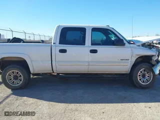 2004 Chevrolet Silverado 2500HD LS with VIN 1GCHC23U74F161856, listed as a IAAI auction lot 41230898 with 132,087 mi miles. Bid and sale history available at carsss.com. Image 13.
