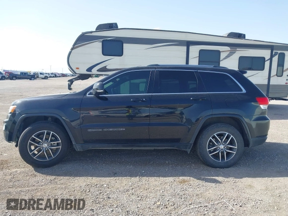 2018 Jeep Grand Cherokee Limited z VIN 1C4RJEBG1JC513947, wystawiony jako IAAI lot #42309131 z przebiegiem 93 130 mil mil oraz . Historia ofert i sprzedaży dostępna na DreamBid. Obrazek 14.