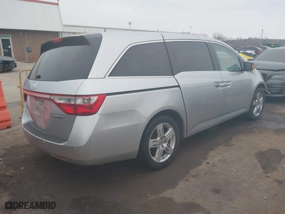 2011 Honda Odyssey Touring with VIN 5FNRL5H98BB003490, listed as a IAAI auction lot 41400378 with 1 mi miles. Bid and sale history available at carsss.com. Image 4.