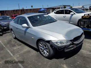 2013 BMW 3 Series 328i z VIN WBAKE5C57DJ107462, wystawiony jako Copart lot #54788605 z przebiegiem 118 763 mil mil oraz Szkoda całkowita • Salvage title. Historia ofert i sprzedaży dostępna na DreamBid. Obrazek 4.