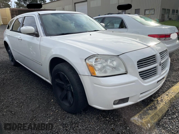 2006 Dodge Magnum R/T z VIN 2D4GZ57226H398988, wystawiony jako Copart lot #53761095 z przebiegiem Nie podano mil oraz Czysty tytuł • Clean title. Historia ofert i sprzedaży dostępna na DreamBid. Obrazek 1.