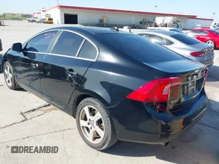 2012 Volvo S60 T5 with VIN YV1622FSXC2109433, listed as a IAAI auction lot 42015178 with 161,895 mi miles. Bid and sale history available at carsss.com. Image 3.