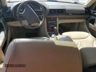 1996 Mercedes-Benz S 320 z VIN WDBGA33EXTA319438, wystawiony jako Copart lot #68985544 z przebiegiem Nie podano mil oraz Szkody całkowita. Historia ofert i sprzedaży dostępna na DreamBid. Obrazek 8.