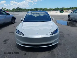 2024 Tesla Model 3 z VIN 5YJ3E1EA7RF721503, wystawiony jako IAAI lot #42246752 z przebiegiem 8 807 mil mil oraz . Historia ofert i sprzedaży dostępna na DreamBid. Obrazek 12.