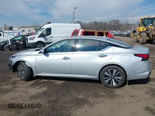 2020 Nissan Altima 2.5 SL with VIN 1N4BL4EV3LN322219, listed as a IAAI auction lot 41635181 with 11,574 mi miles. Bid and sale history available at carsss.com. Image 14.