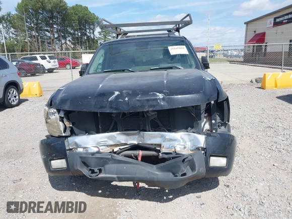 2007 Chevrolet Silverado 1500 LT w/1LT with VIN 2GCEC19J671591822, listed as a IAAI auction lot 41841804 with 325,059 mi miles. Bid and sale history available at carsss.com. Image 6.