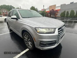 2017 Audi Q7 Premium Plus with VIN WA1LAAF70HD034782, listed as a Copart auction lot 56847135 with 136,433 mi miles and Clean title. Bid and sale history available at DreamBid. Image 4.