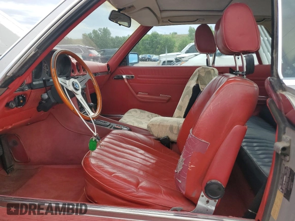 1977 Mercedes-Benz SLC с VIN 10702412017236, выставлен на аукционе Copart как лот 62397525 с пробегом 231 870 миль миль и Чистый • Clean title. История ставок и продаж доступна на DreamBid. Изображение 7.