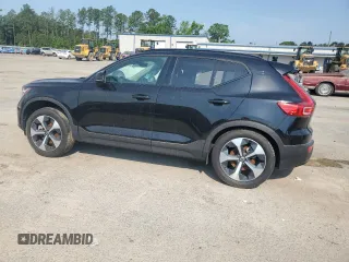 2023 Volvo XC40 Plus Dark Theme с VIN YV4L12UW0P2069853, выставлен на аукционе Copart как лот 57647985 с пробегом 16 252 миль миль и Списание • Salvage title. История ставок и продаж доступна на DreamBid. Изображение 2.