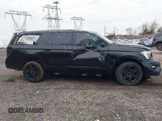 2019 Ford Expedition Max XLT z VIN 1FMJK1JT8KEA12590, wystawiony jako IAAI lot #41153889 z przebiegiem 103 284 mil mil oraz . Historia ofert i sprzedaży dostępna na DreamBid. Obrazek 14.